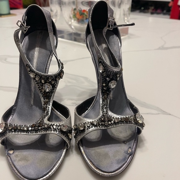 Franklin Elman Shoes - Franklin Elman 36.5 sz shoes in Silvergrey worn . Stones on front of sandal.